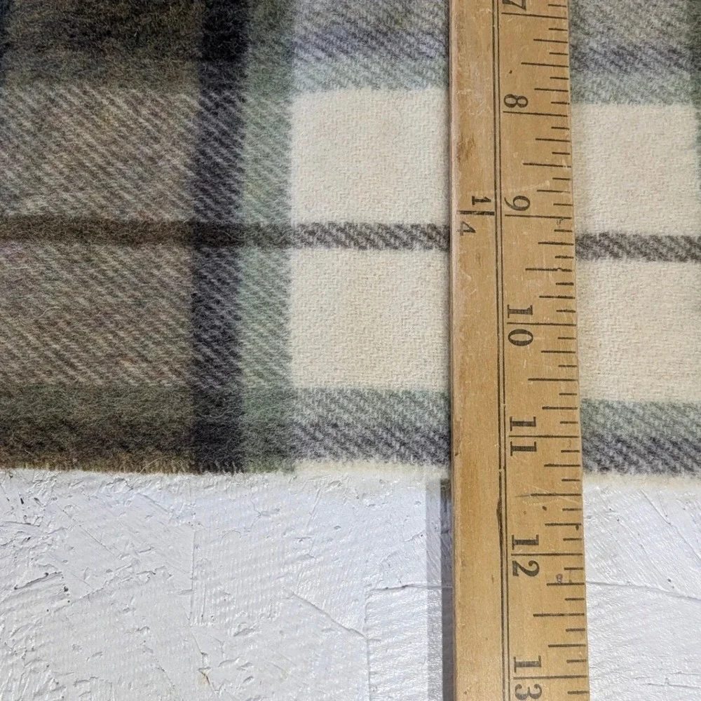 John Hanly Ireland Lambswool Scarf Green‎ Plaid Tartan Fringe Made in Ireland